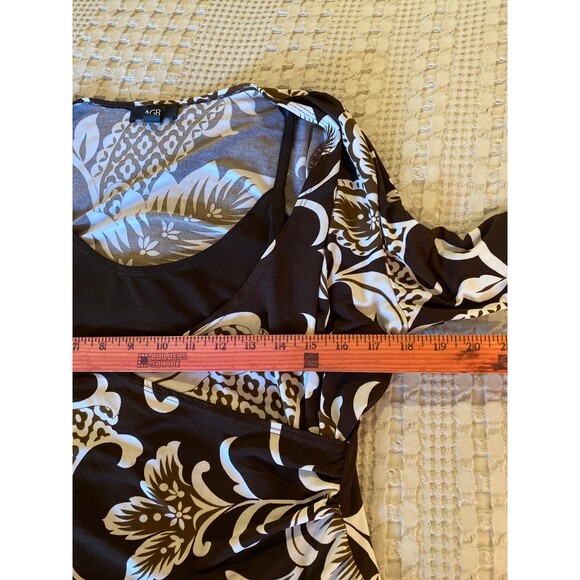 AGB Blouse Size XL Faux Wrap Style Top Brown White Design + Stretch 3/4 Sleeves - Picture 9 of 10